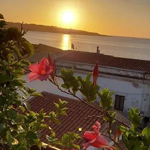 https://casavistamare.sicilyhotelsitaly.net